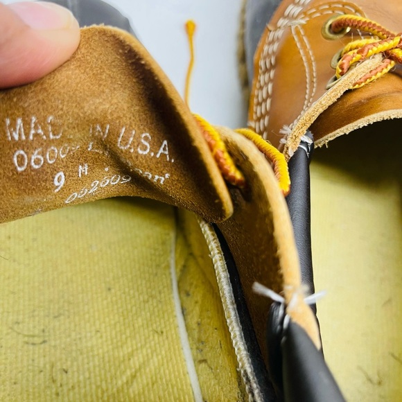 L.L. beans mens waterproof boots size 9 - Picture 6 of 7